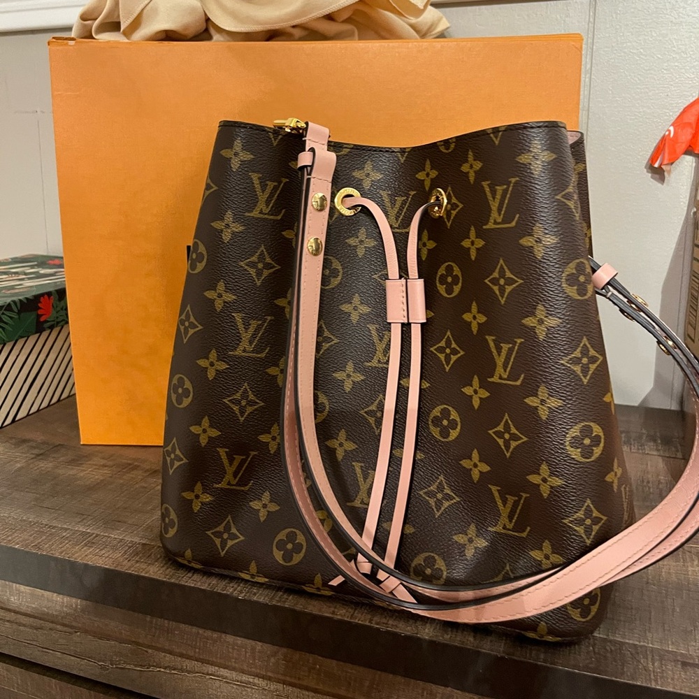 Louis Vuitton NeoNeo